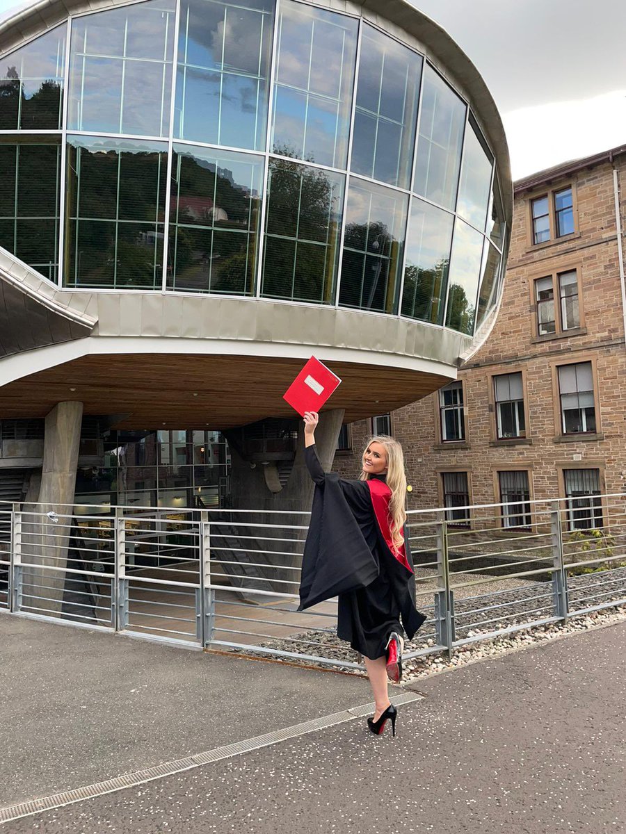 annamillerX's tweet photo. a very proud moment, one year on graduating in BA (Hons) Marketing Management @EdinburghNapier 🎓❤️ https://t.co/v4mITLM6Zs