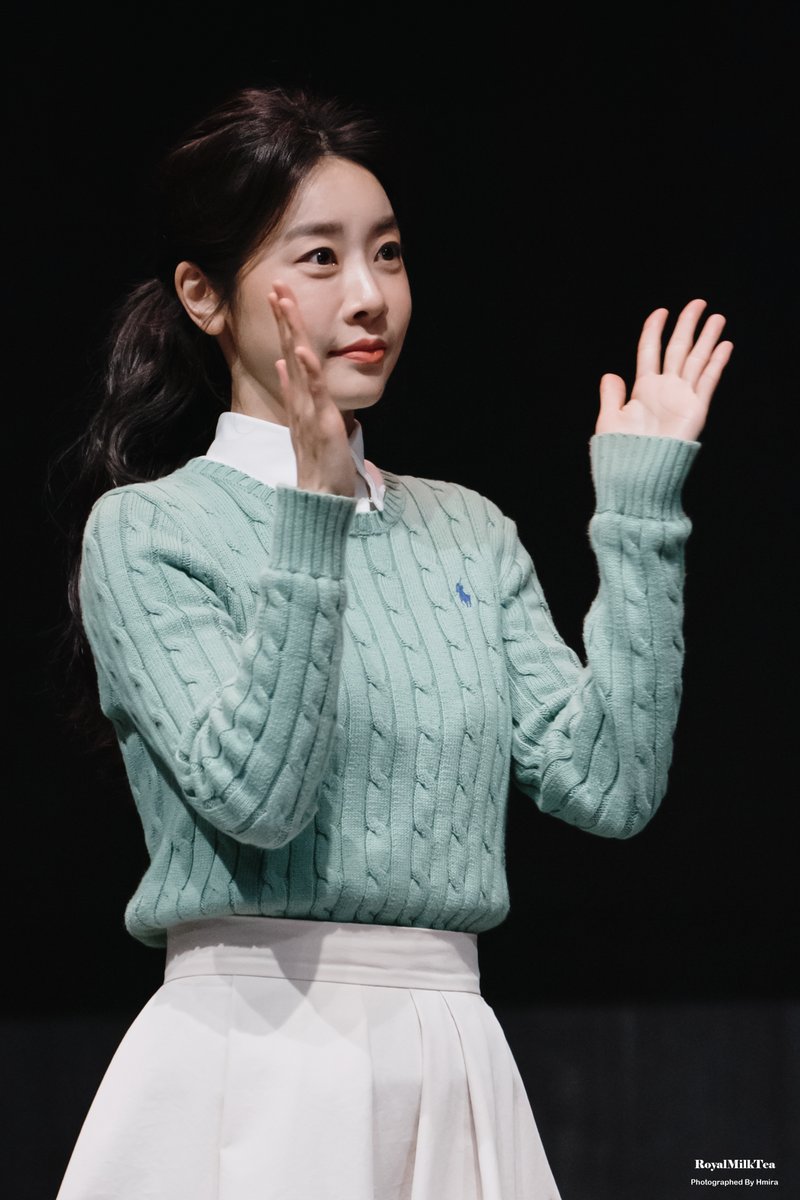 RMilkTea0117's tweet photo. 21.6.24. 박소진 - 연극 완벽한 타인 커튼콜 / 세종문화회관
#소진 #박소진 #걸스데이 #Girls_Day #완벽한타인 #연극완벽한타인 #세종문화회관 https://t.co/8ajw5DvFug