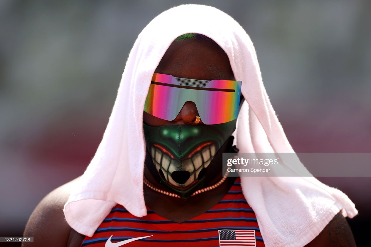 Alvaro__mg's tweet photo. El imponente look de Raven Saunders #USA, plata en lanzamiento de peso, y su gesto en contra de la opresión.

#Athletics #JuegosOlímpicos #Tokyo2020 

Fuente: The Asahi Shimbun | Cameron Spencer | Ina Fassbender https://t.co/SGW4avNB0K