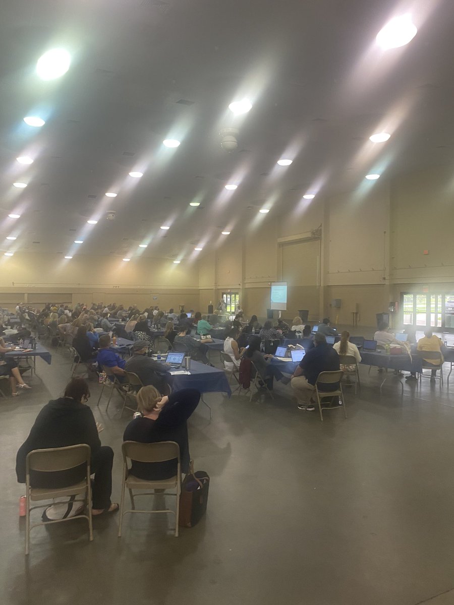 Lisa Brengel tweet media