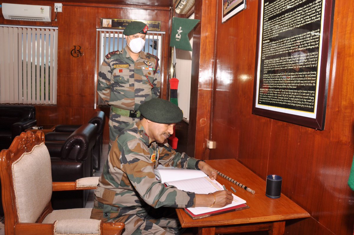 official_dgar's tweet photo. DG ASSAM RIFLES ON A THREE DAYS VISIT TO MANIPUR
Lt Gen PC Nair, AVSM, YSM, DG Assam Rifles on a three days forward area tour to Manipur, visited HQ IGAR(S) at Mantripukhri on 04 Aug. DG was briefed on operational &amp; administrative aspects by Maj Gen Alok Naresh, IG of IGAR(South) https://t.co/OLXs4ktq5W