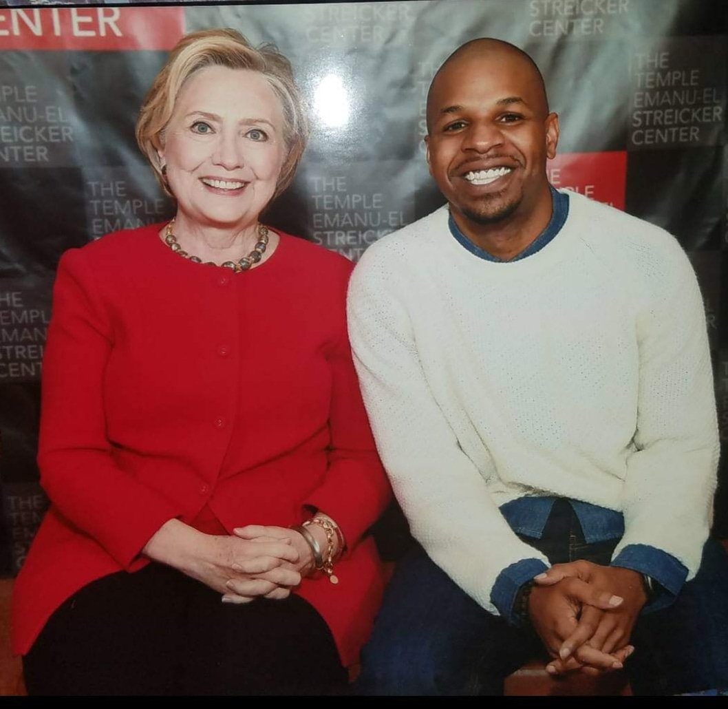 WonderKing82's tweet photo. Hillary Clinton and I..... she won the popular vote in every campaign her name appeared on the ballot. https://t.co/KKjkLDB53V