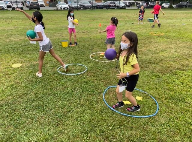 PobExplorers's tweet photo. K-4 Athletic Explorers took advantage of the cool weather and worked on agility and catching skills in Mr. G's "Alien Spaceship" game #athleticexplorer #outdoors @POBATHLETICS @marytomeara @POBSchools @DrJimBolen https://t.co/TtpX97Tdfo