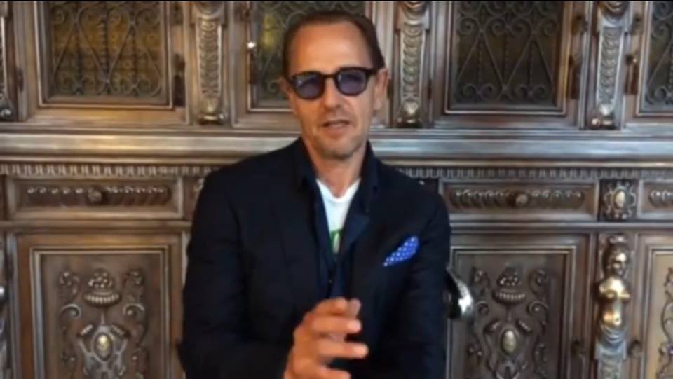 BrucePayneHQ's tweet photo. #BrucePayne working on @CreatorsMovie #actor #director #producer #filmmaker #creatorsthepast https://t.co/bU0C8BVC4R
