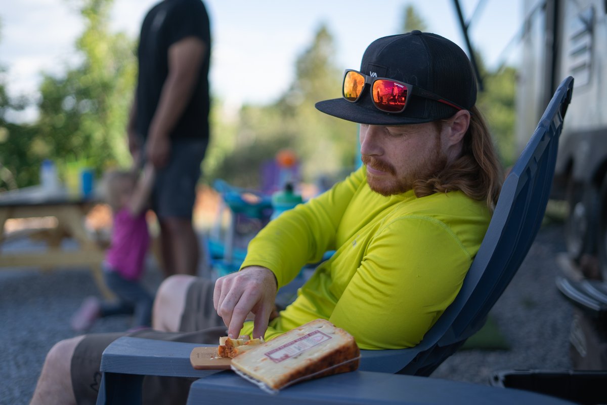 beehivecheese's tweet photo. Have you tried Red Butte Hatch Chile? If you're not a spice fan, don't let the hatch chiles scare you off. It's less spicy and more bold in flavor, something even those less inclined to spice will enjoy.
#MakingFriendsWithCheese #RedButteHatch #camping #snack #camping https://t.co/o82N0a1lh5