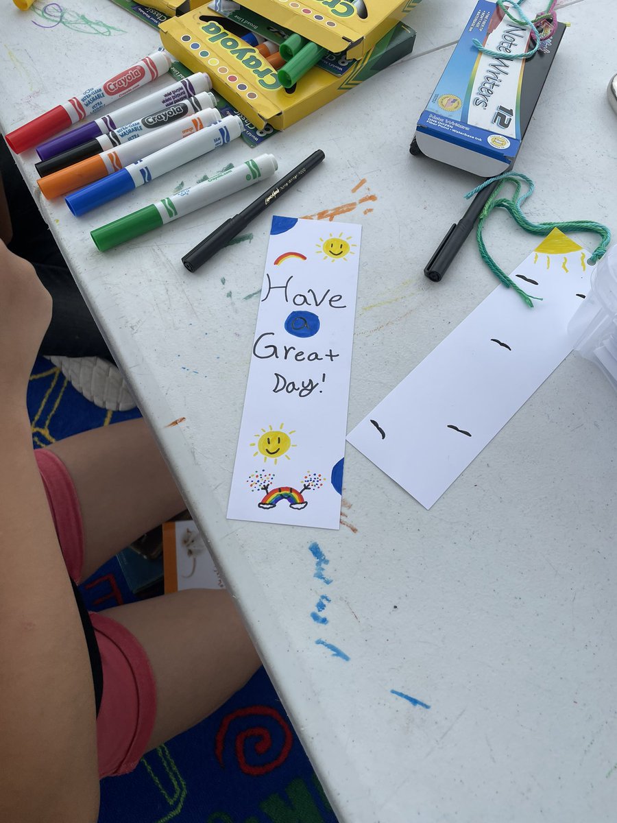 benignuslibrary's tweet photo. This week our story focused on going back to school and how sometimes critters, both students and adults, can be nervous!! Ss made bookmarks to share with students who may be new or nervous to return to school in just a few weeks!! @KleinLibraries @KleinISD #kleinreadingexpress https://t.co/9DIvRCUJTK