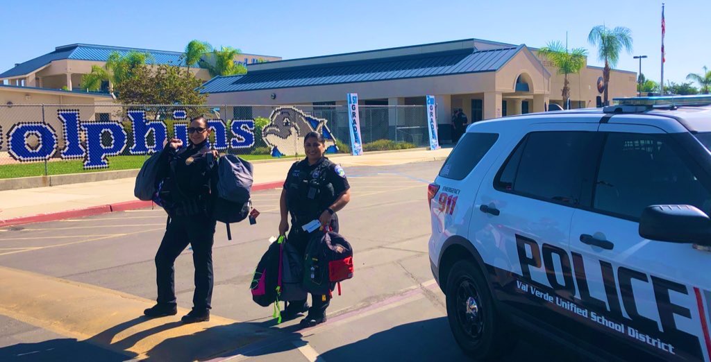 The smiles on our @ValVerdeUSD students are amazing! #backpackgiveaway #BacktoSchool2021 #BackToSchool @MSerafinVVUSD @Ty_Liddell @MKirkand