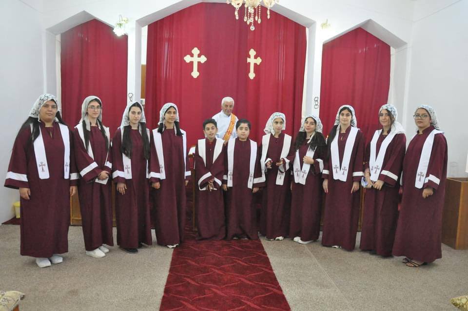 etuti_institute's tweet photo. @etuti_institute provided the choir of Mar Giwargis church in the village of #Dooreh in the #Assyrian region of #Barwar with gowns. 

We love supporting young Assyrians reading &amp; singing in our beautiful language &amp; preserving our culture &amp; traditions in the #Homeland!

#Etuti https://t.co/5h3abWvUtR
