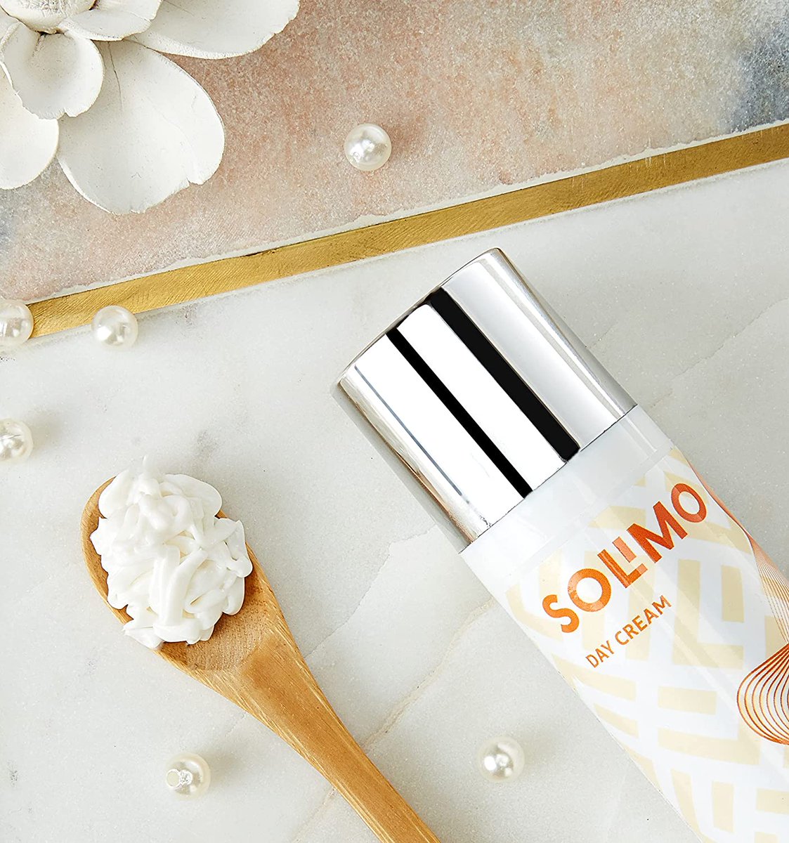 AmazonFashionIn's tweet photo. Products that are carefully made for you๐ #TapToShop skincare essentials from Solimo that can cleanse & hydrate your skin for that healthy-looking glow๐ธ
#AmazonBeauty #AmazonBeautyExpert #Beauty #Skincare #SkincareJunkies #CleanSkin #ClearSkinHappySkin #ProtectedSkin #Solimo https://t.co/DzKGKeRECh