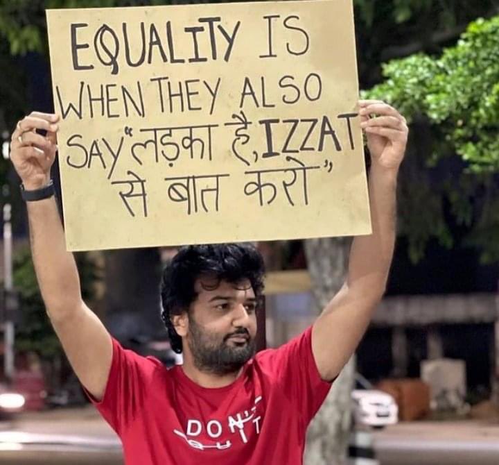 mayankm94847123's tweet photo. This girl sets the perfect example of : 

“Not Every girl deserves Respect…Respect those who deserves “
 #Lucknowcabdriver https://t.co/pwfCqYUc0O