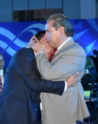 <a href="/_LeoSoto/">Leo Soto Enríquez</a> Ánimo HIJO Te AMO Vamos a Salir Juntos Primero DIOS 🍀☘️🍀como Siempre de esta Terrible Enfermedad a cuidarse cuentas con Tu PADRE 🎋🍀🎋INCONDICIONALMENTE Toda La VIDA Vaaa ✅
