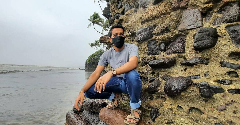 VaibhavMistari's tweet photo. Normalise Landscape Posts 🏞♥️
.
Thought to post it as Portrait, but the landscape version was better

#whatyoulookingat #alibaug #beachvibes #beach #goodvibes https://t.co/RSr5iIWclT https://t.co/MOhfxPIDy8
