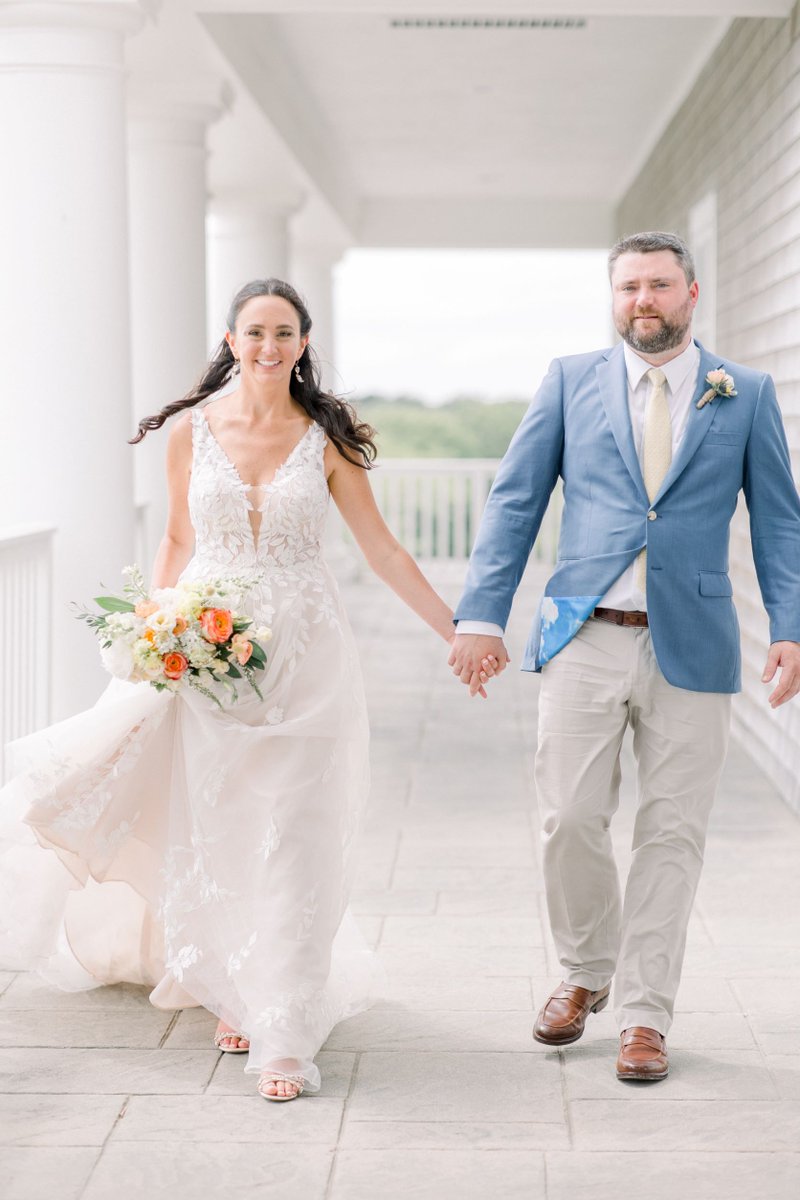 INDOCHINO's tweet photo. Wedding tip of the week: always make sure you get one serious photo and one fun one. Congratulations Caitlyn &amp; Kyle!

📸: Stephanie Berenson Photography 

#IndochinoWeddings #MadeForYou https://t.co/qJGn1gzwkP
