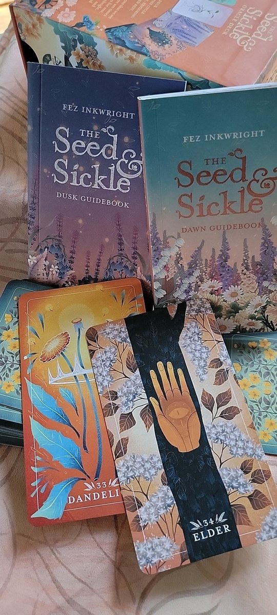 TheCartomancer's tweet photo. Coming soon from the creative team @Liminal_11 The Seed & Sickle Oracle Deck - this unique and interesting set offers support and guidance for the start of your day or project, to reflecting on your day or personal inner work. #ToolsOfEmpowerment https://t.co/15uotJZp02