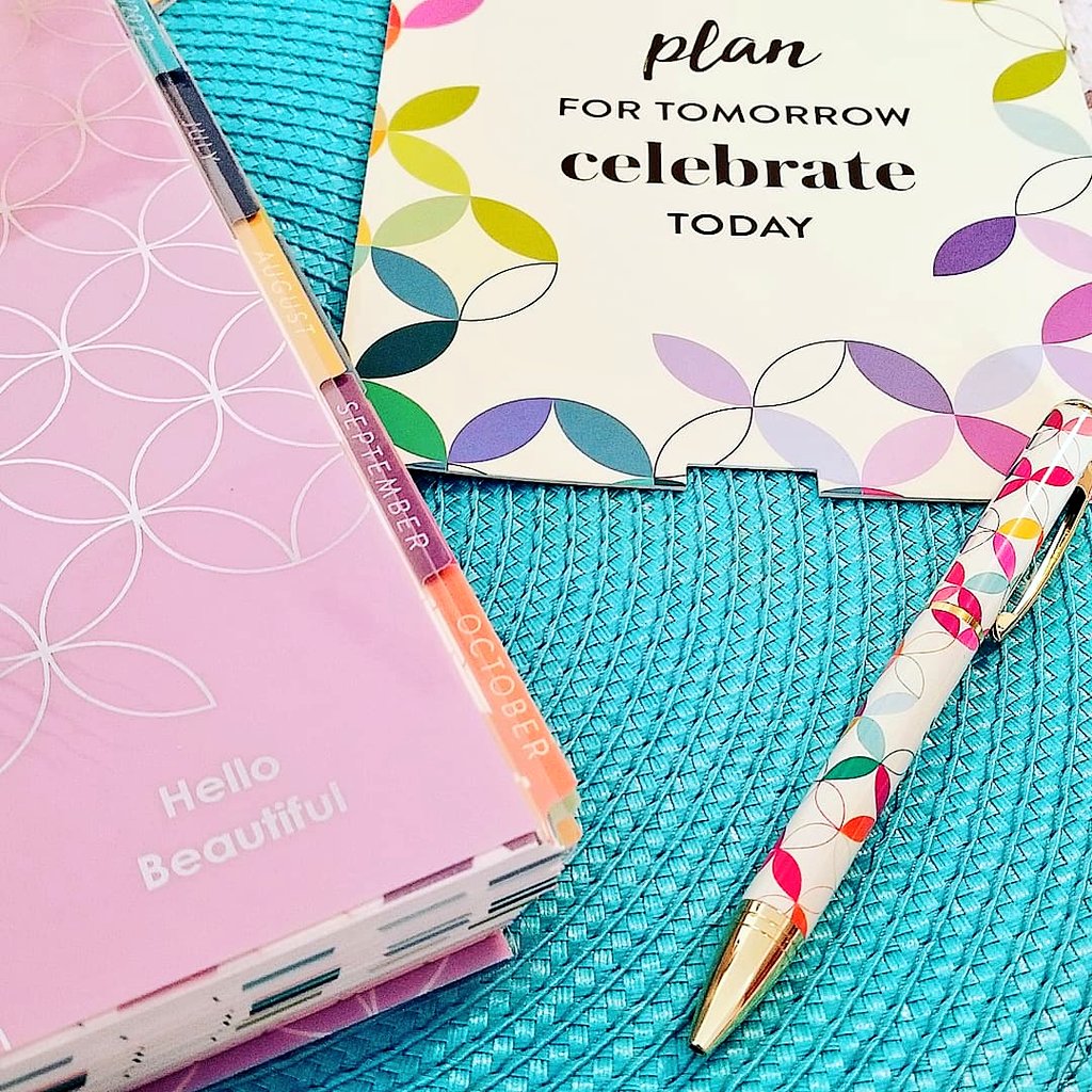 HorsingAroundLA's tweet photo. ad🌈 Hello Beautiful!!! Need a beautiful new @ErinCondren LifePlanner? Then head on over to #instagram for a chance to win one!👉 https://t.co/mCEtwrkVGG 
#erincondren #ecsquad #Giveaways https://t.co/TUO3TwRydQ