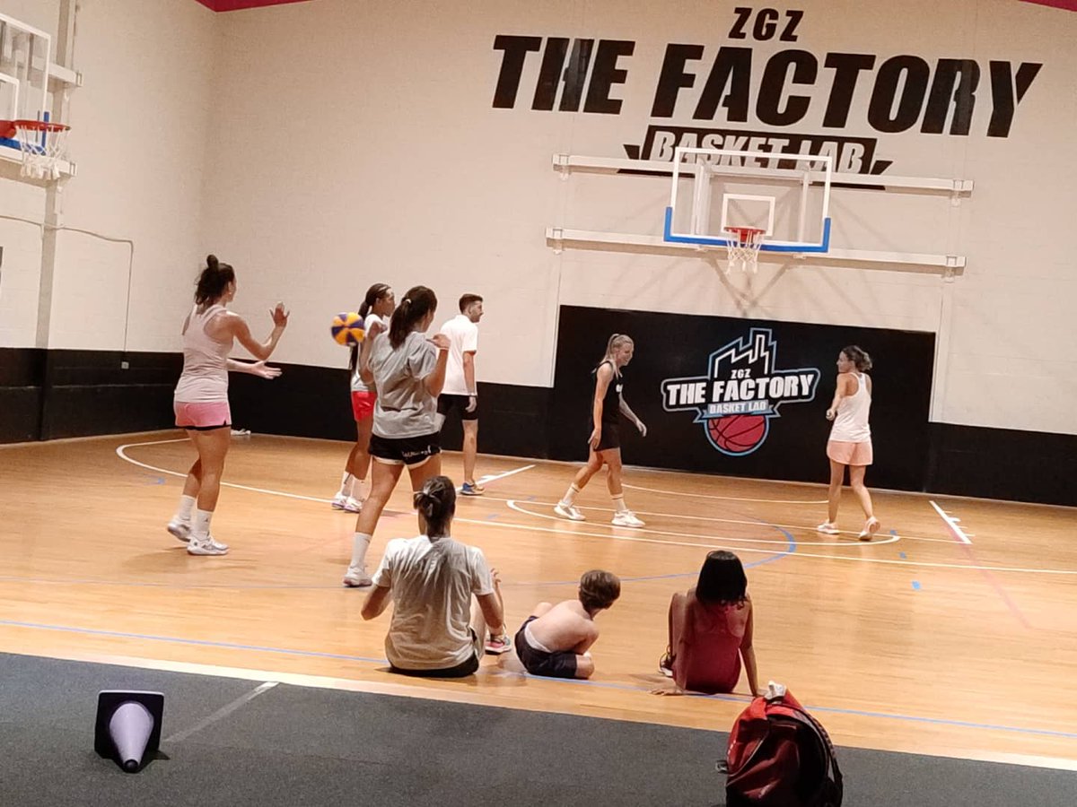 ThefactoryBl's tweet photo. Hoy hemos tenido el agrado de recibir en nuestras instalaciones a Women 3 Basketball,equipo que participa en el @3x3series de Zaragoza.Integra el Staff una leyenda y amiga de la casa,la gran @palomekix
Éxitos mañana!
#thefactorybasketlab #herbalife3x3series2021 #ZaragozaOpen https://t.co/oq2JxSQVH9