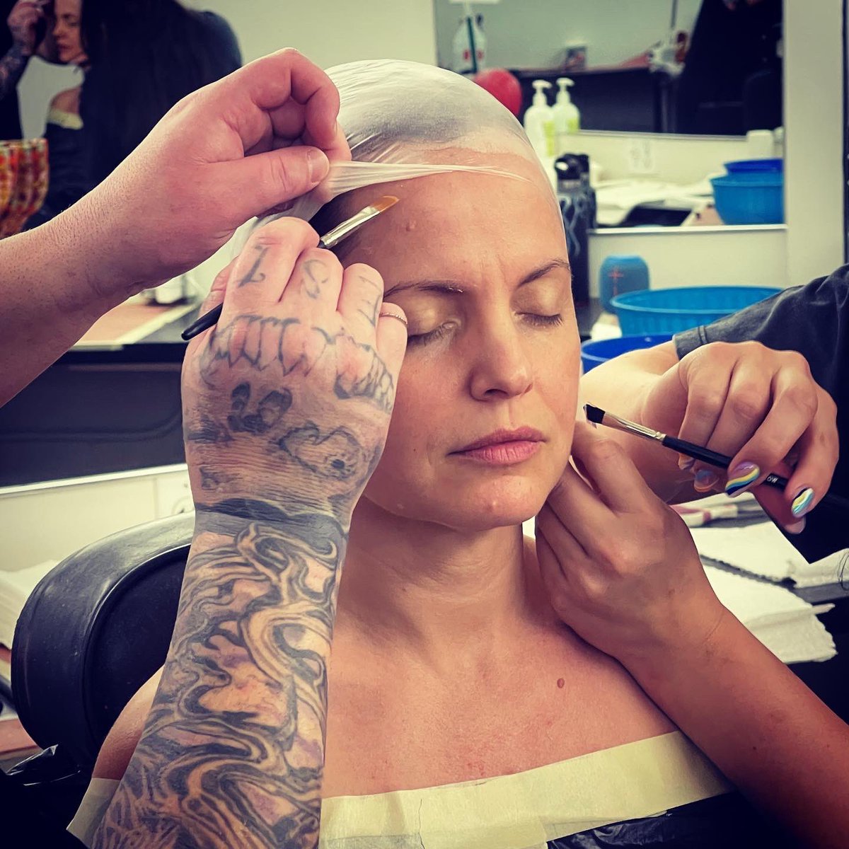 Download Celebrity Mena Suvari HD Wallpaper, image size:1200x1200