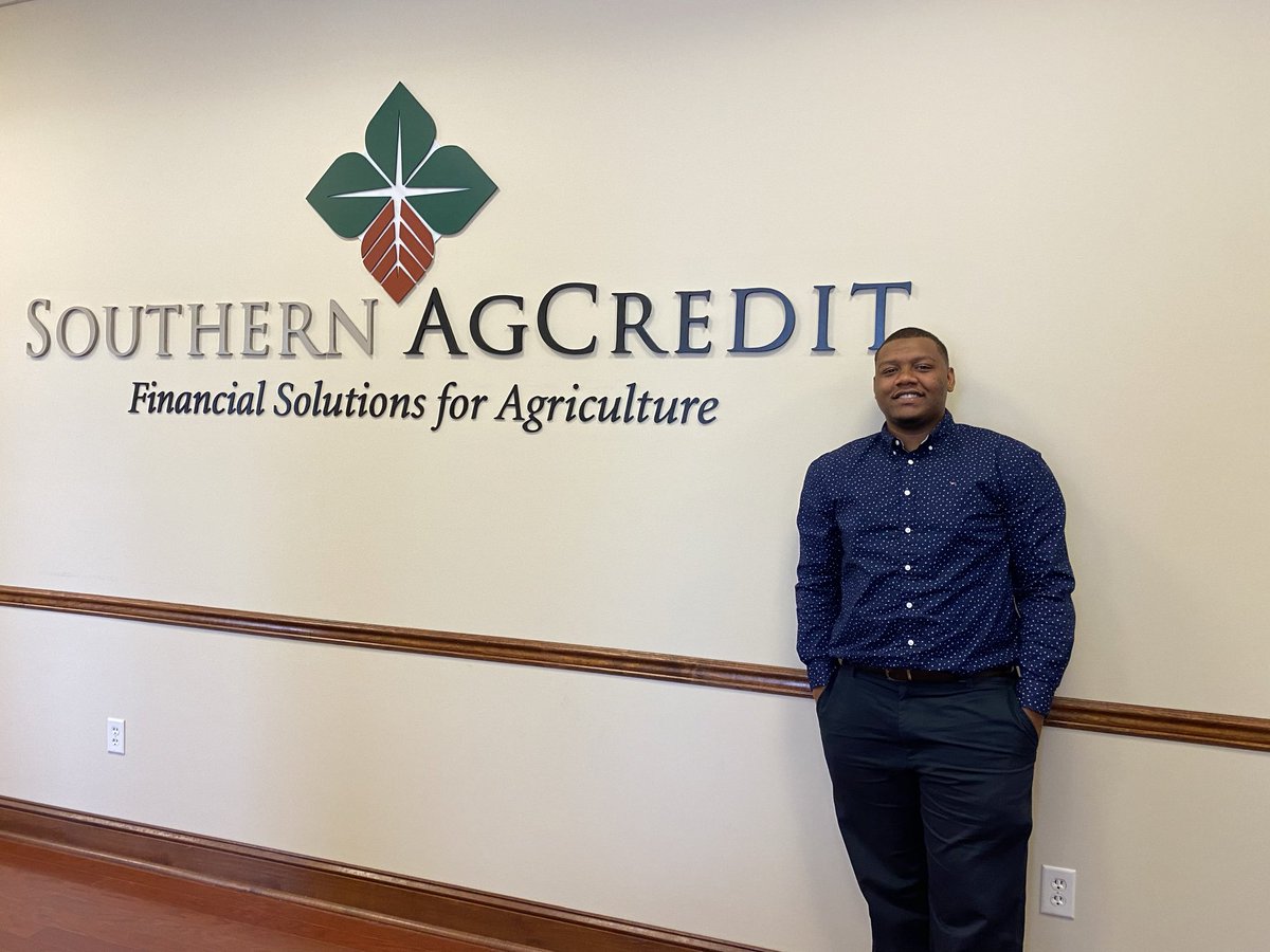 eta_ques's tweet image. Bro. James Cook has completed his intern for Southern Ag Credit as a Credit Analyst. This an agriculture company based out of Mississippi, Texas, and Louisiana.