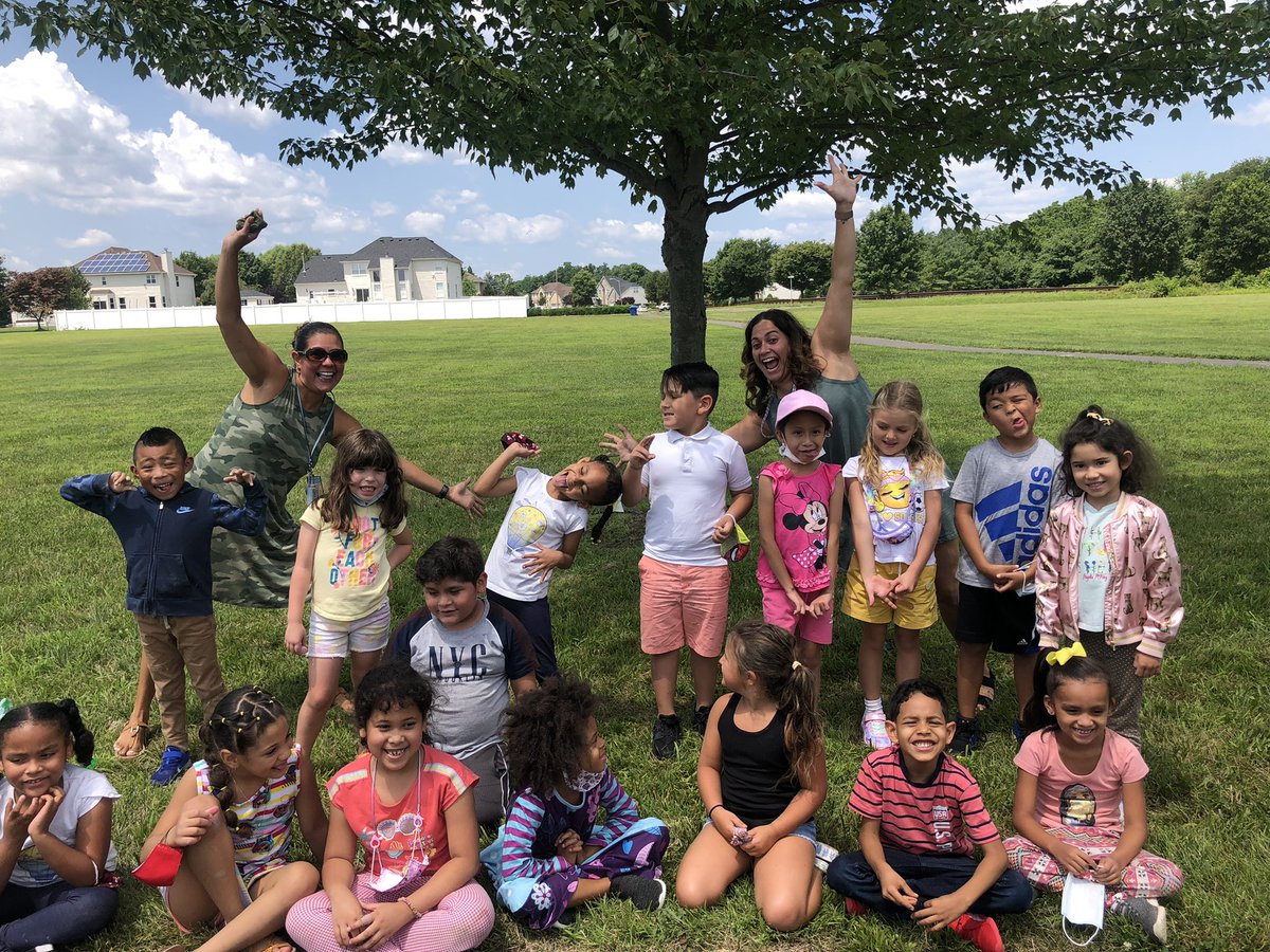 LDS_MrsRamos's tweet photo. Mrs. Ramos and Mrs. Gonzalez’s Summer Spark Program Fun outside https://t.co/pm44AUT6V0