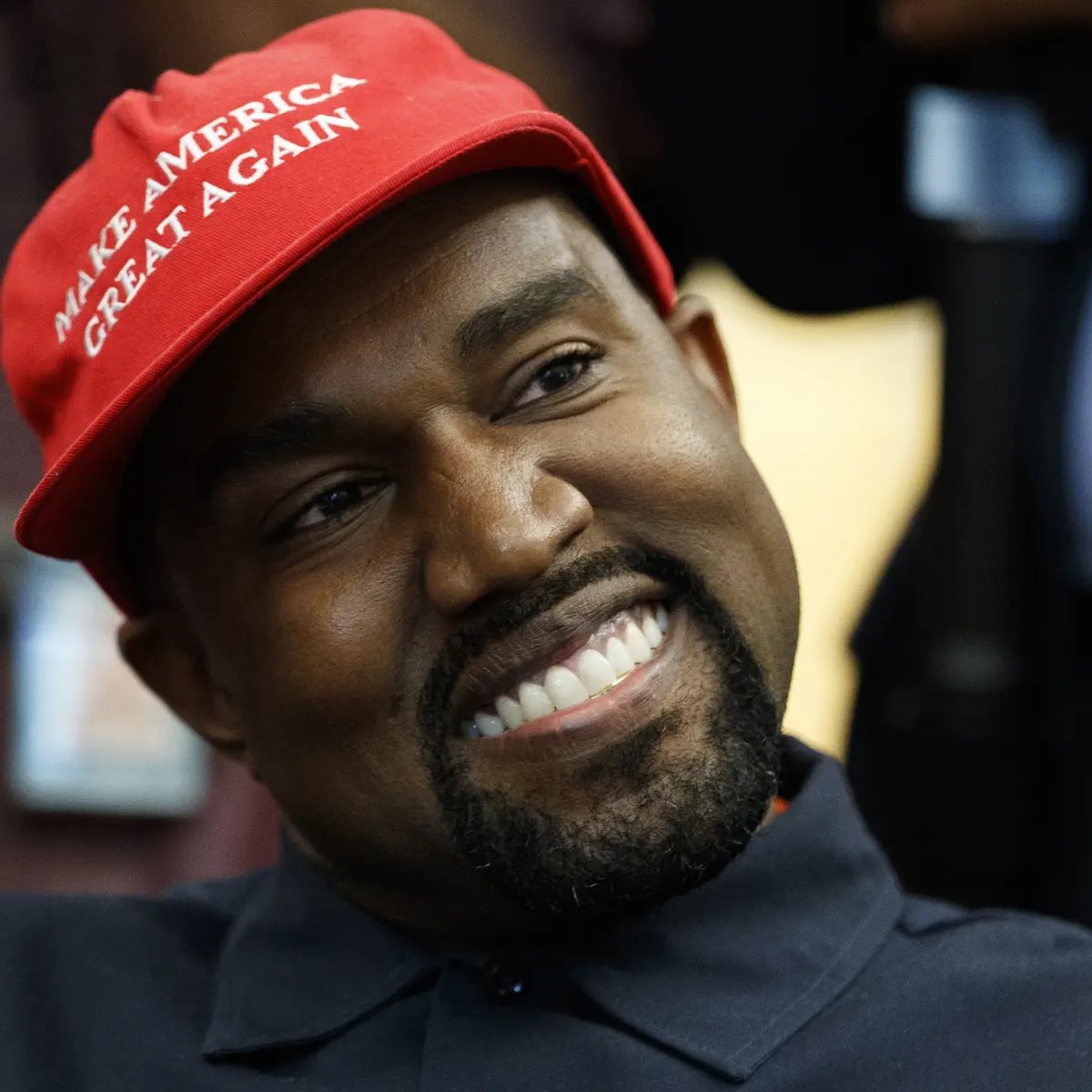 etanthomas36's tweet image. “So #KanyeWest spent the last few years buddying up to a white supremacist who tried to instigate a race war and y’all are still gonna hype his album like none of that happened ? Alright then”