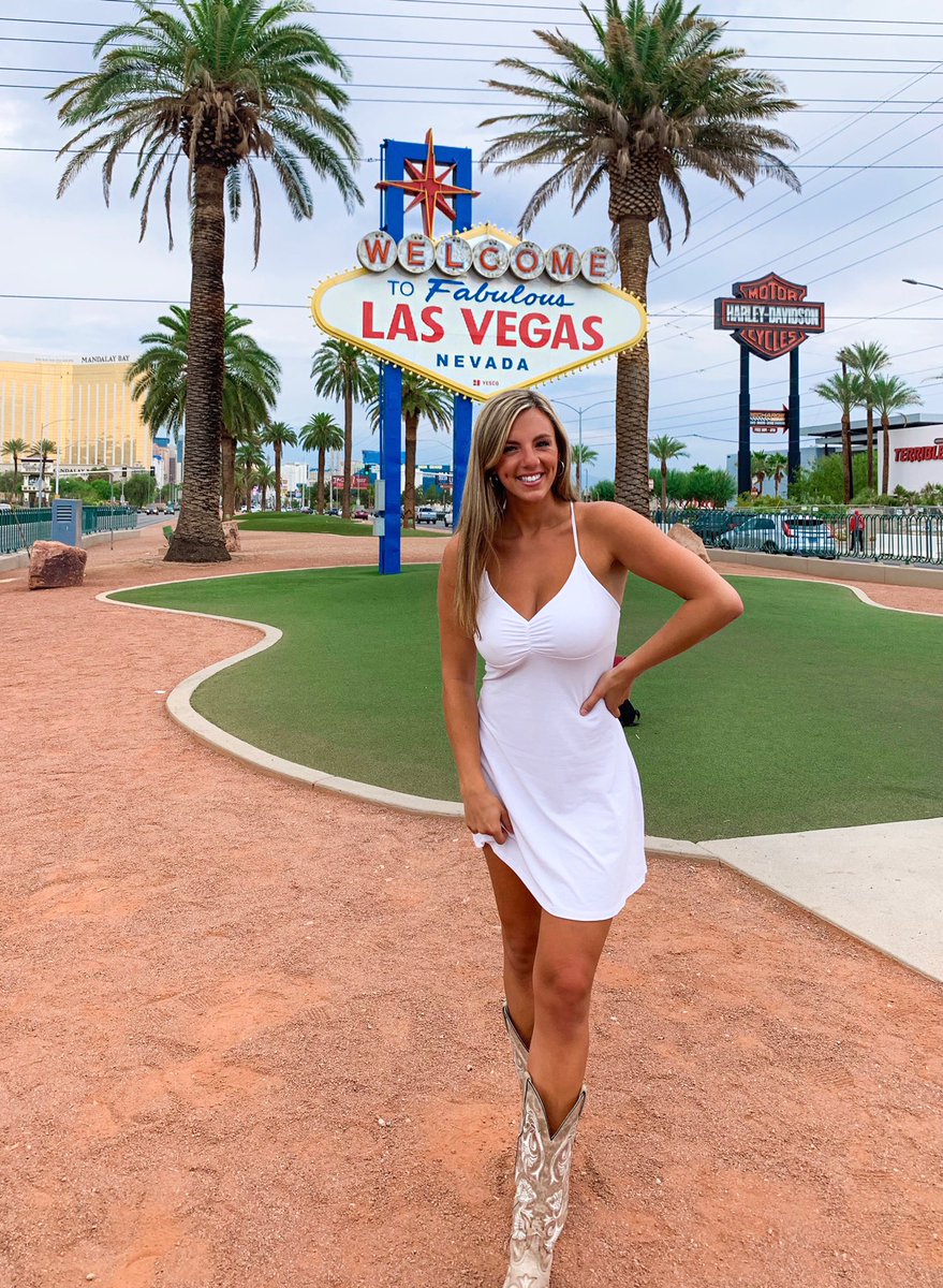 Annie Agar tweet media