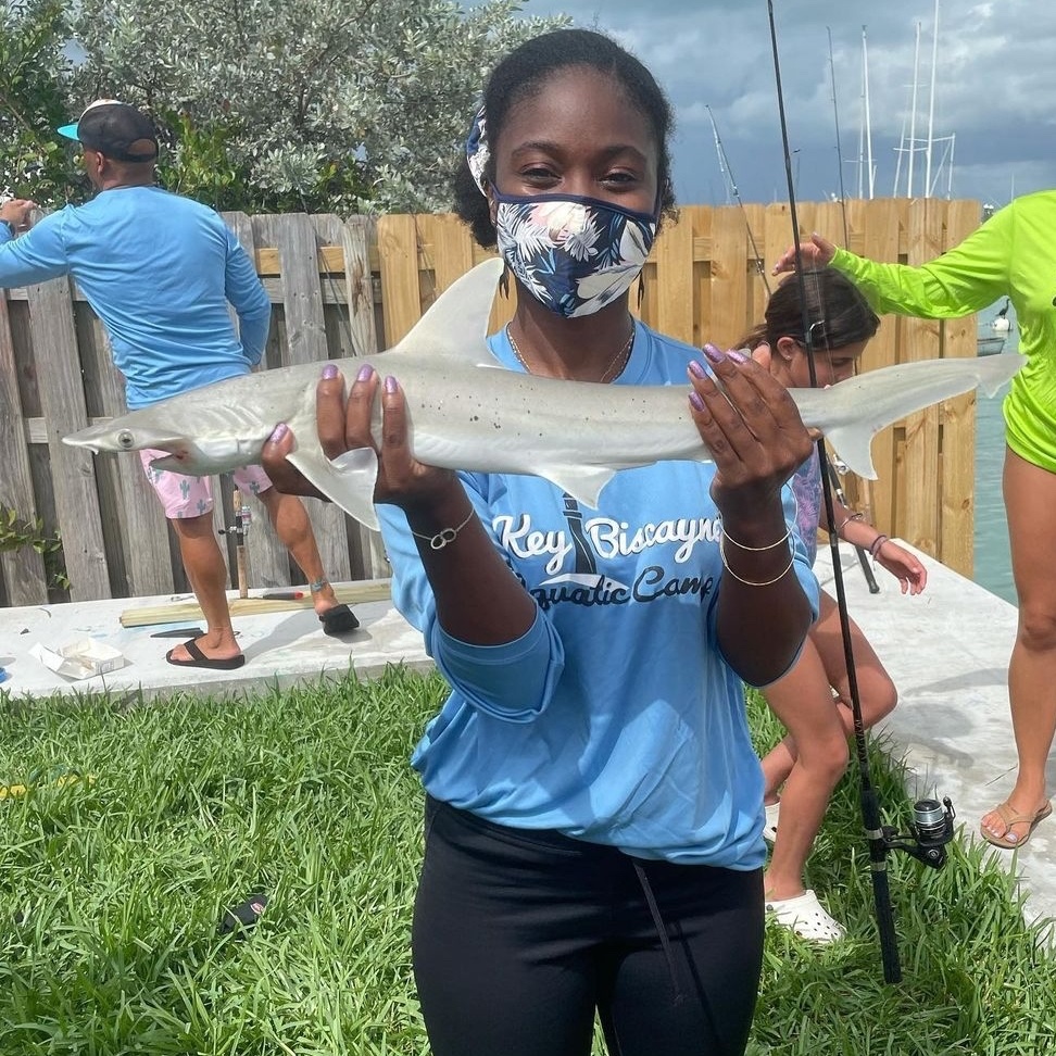 It's #FeatureFriday check out @MsSofishticated holding a baby #BonnetHead #Shark! This was done as part of a #SummerCamp where Adrianne spoke to kids about marine science & research! 
#CoastalConservation #Elasmobranchs #SharkWeek #SharkFest #KeyBiscayne #BabyShark #MISS