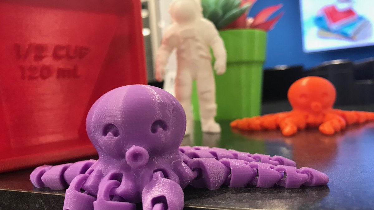 Think of us as your one-stop shop for printing and faxing, voter registration, notary services, study rooms, test proctoring, and even 3-D printing. #ILoveMyLibrary📚 christiancountylibrary.org/library-servic…