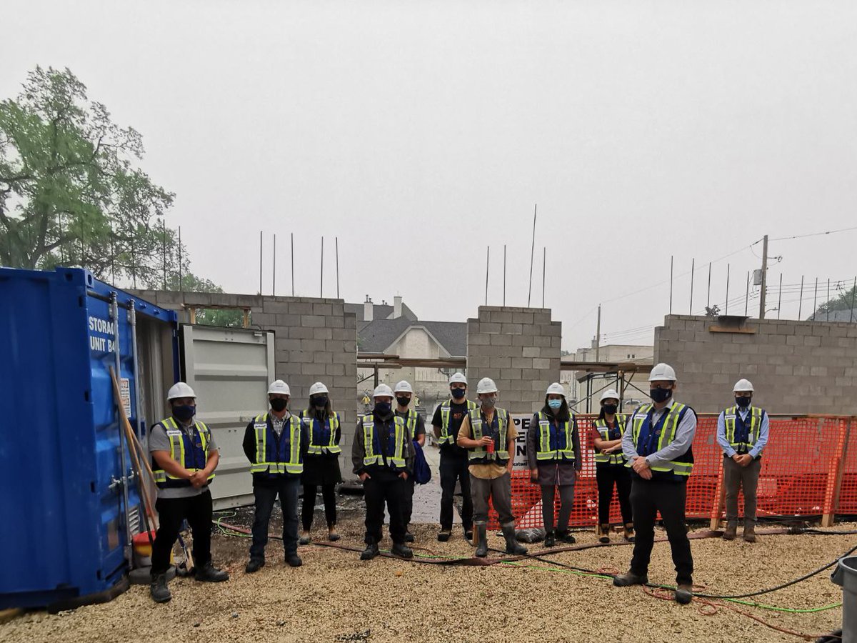 BockstaelCon's tweet photo. Another summer site tour! This time at 606 Stradbrook, a 32-unit redevelopment project in Winnipeg's Osborne neighbourhood. The four storeys are constructed with masonry and hollowcore, and a cast-in place concrete for the heated ground-level parkade. #manitobasbuilder #infill https://t.co/Rd3zqopJ55