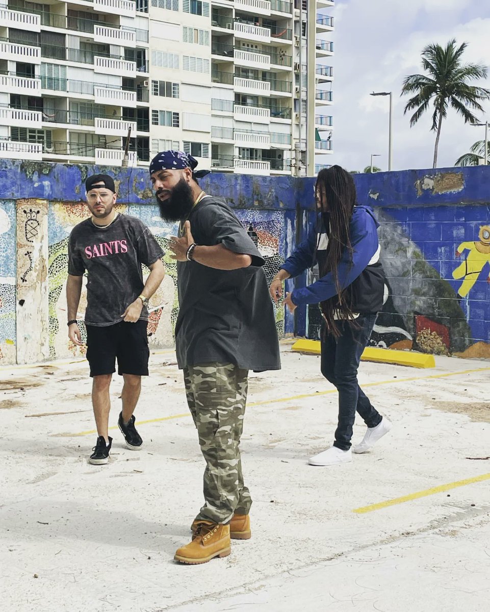esenciapr's tweet photo. Un día NORMAL acá en P.R. 😁
Super agradecido con la vida por poder llamar hermanos a estos dos tipazos! 🙏 @jaykalylmusic @jaydanmusic 
.
.
.
@e.s_films el tío! 💪😆🎥
New Music coming soon! 🤗 https://t.co/JZnxlwecOk