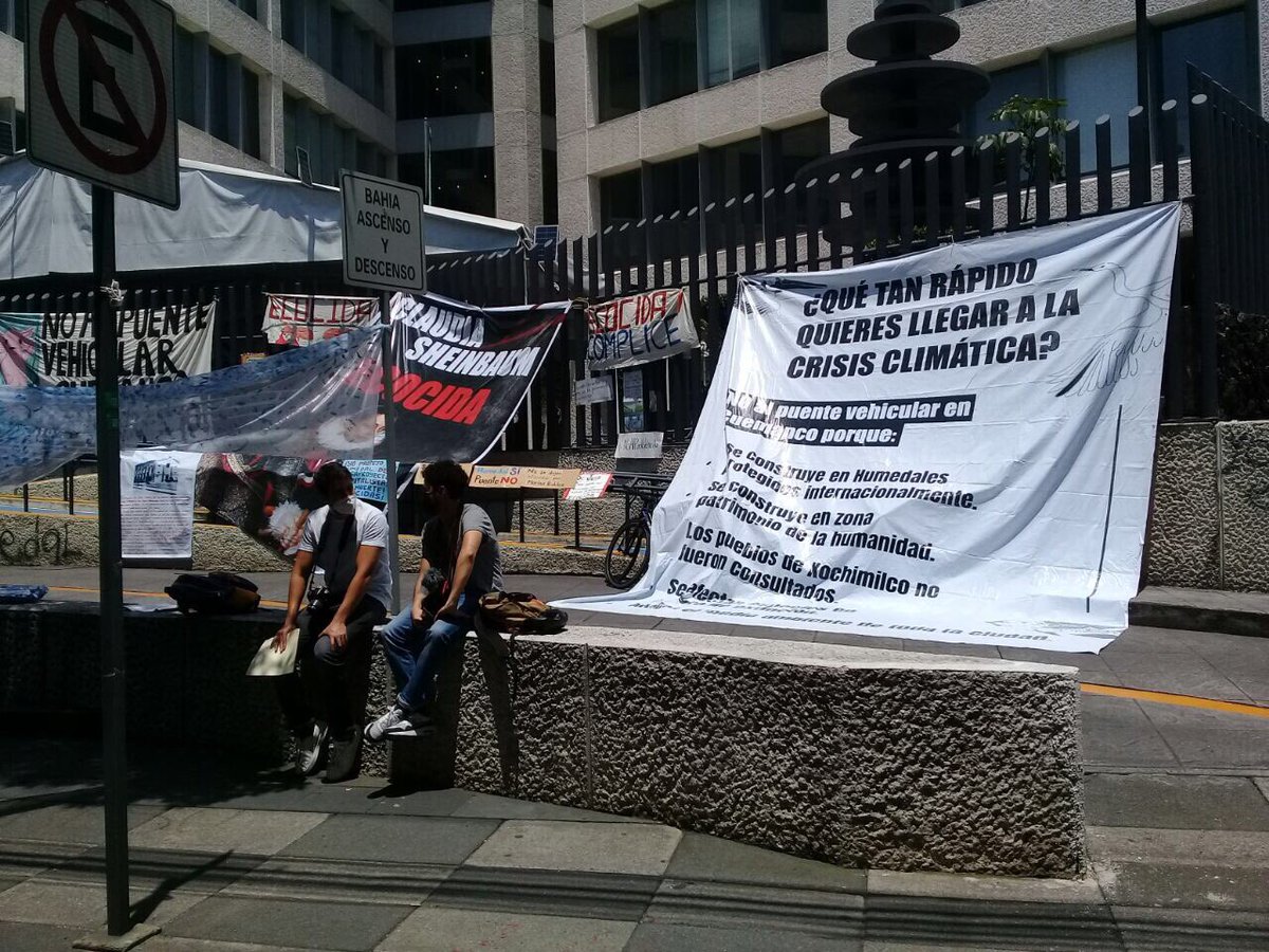 XochimilcoVivo's tweet photo. No a la imposición de @Claudiashein  ¡Humedales sí, Puente no!
#YoProtejoElHumedal 
Alto a la construcción de puente vehicular Cuemanco y otros mega proyectos en suelo de conservación. Pueblos unidos de #Xochimilco; #Iztapalapa #Coyoacan #Tlahuac #Tlalpan #CDMX https://t.co/1PLzxplnGE