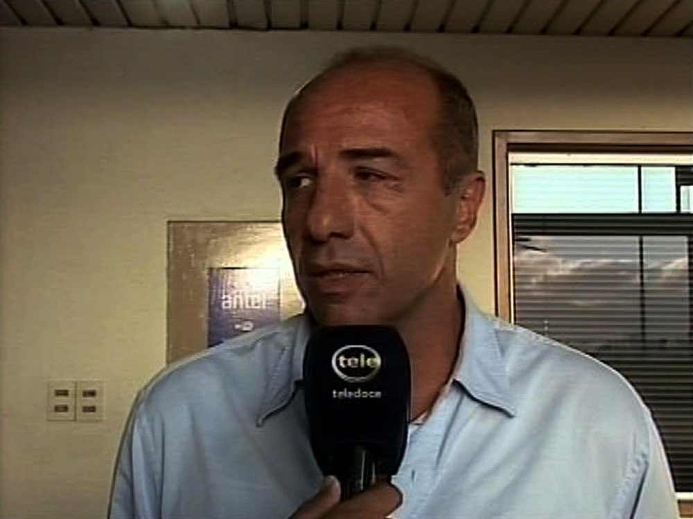 RodriLavorerio's tweet photo. “Me gustaría ganar la Libertadores. Hoy estamos en la Sudamericana y queremos ganarla. Otros decían que era una copita y quedaron afuera”. Fernando Errico, dirigente de #Peñarol en @HDF1010AM.

📸 @teledoce https://t.co/G2XV3cxsPw