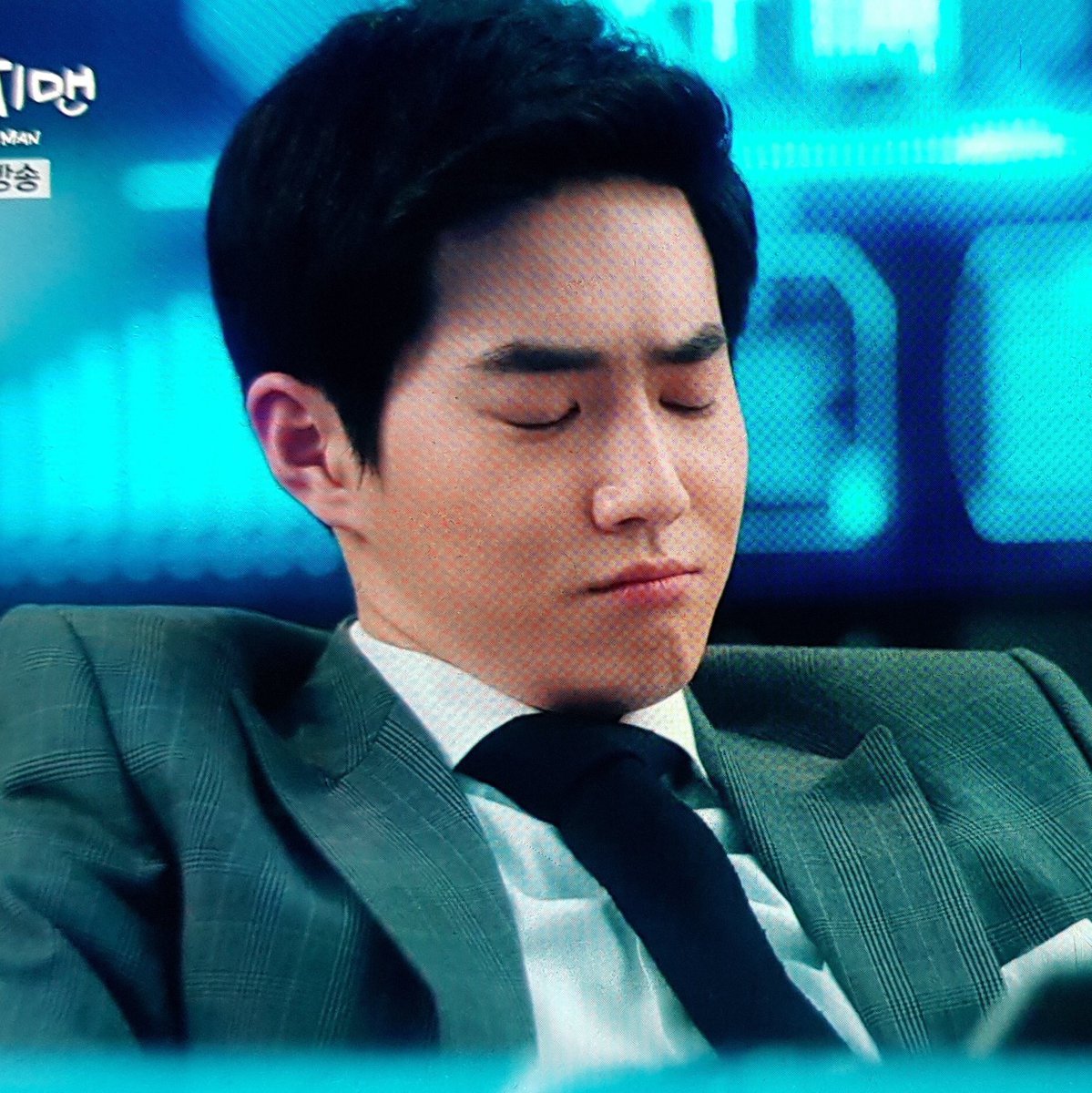 roundmyeon's tweet photo. 🐰 https://t.co/r4QumtNe1Q