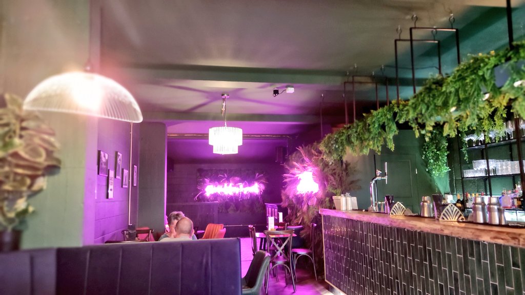 Firesnapper999's tweet photo. Tonight, a wander in to #Cleckheaton.... Lisa has found #Imperil bar.😳 She has deployed a Long Island Iced Tea.... #ThisCouldBeAnExpensiveNight https://t.co/E4uGTHQxe6