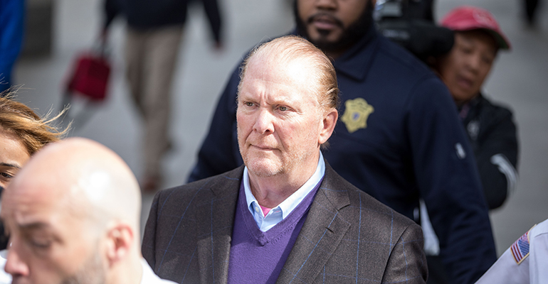 Mario Batali, Joseph Bastianich, B&amp;B Hospitality to pay $600,000 in settlement of sexual harassment claims ow.ly/21X050FCwyF <a href="/hollypetre/">Hol</a>