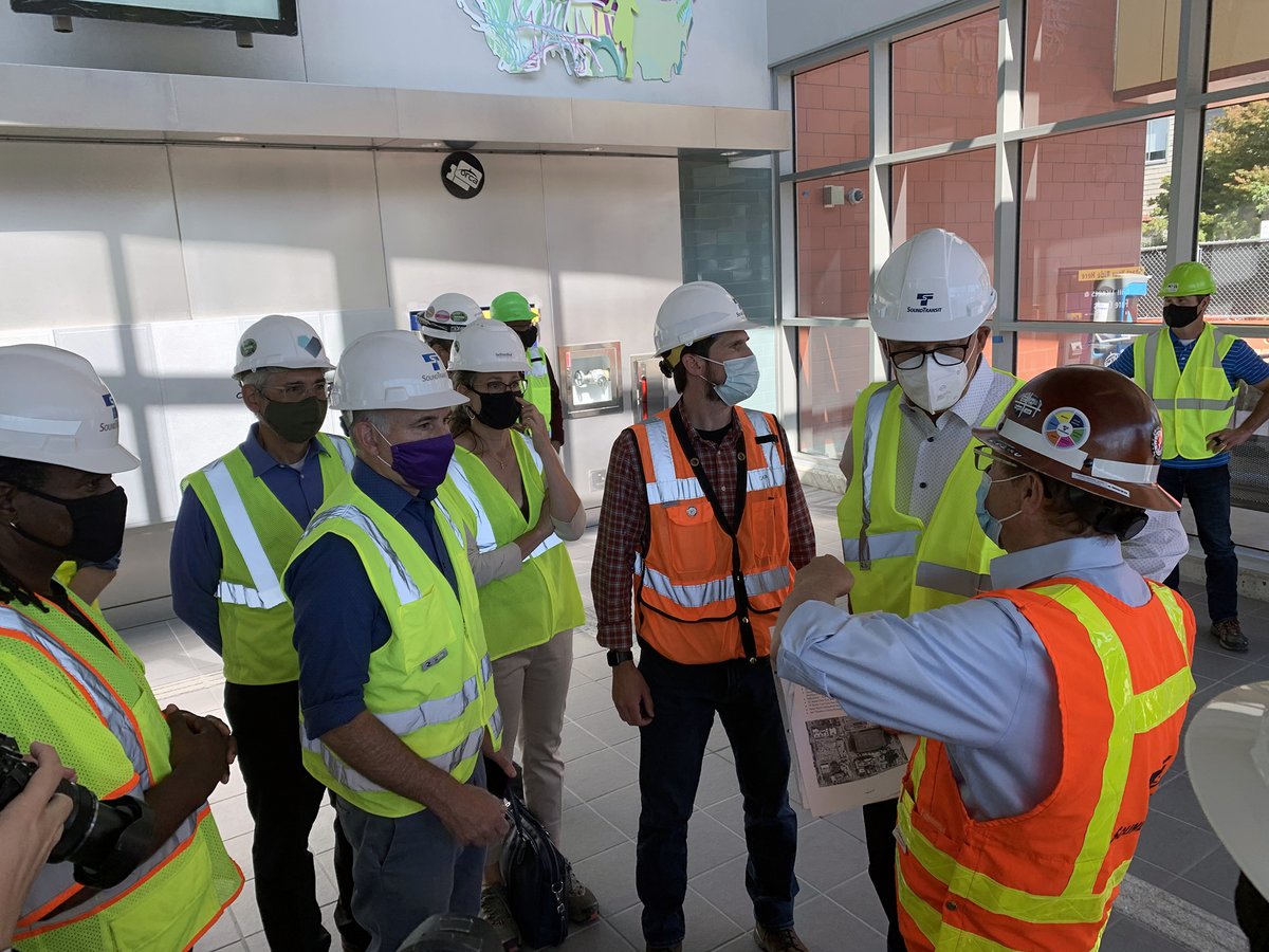 GovBobFerguson's tweet photo. Today I'm touring the @SoundTransit Roosevelt Station, housing near the light rail &amp; the new electric bus line. Clean energy is the future, but it can only be reached with affordable housing &amp; community engagement. Ventures like these projects are how we should be developing. https://t.co/okmu6lIMTG