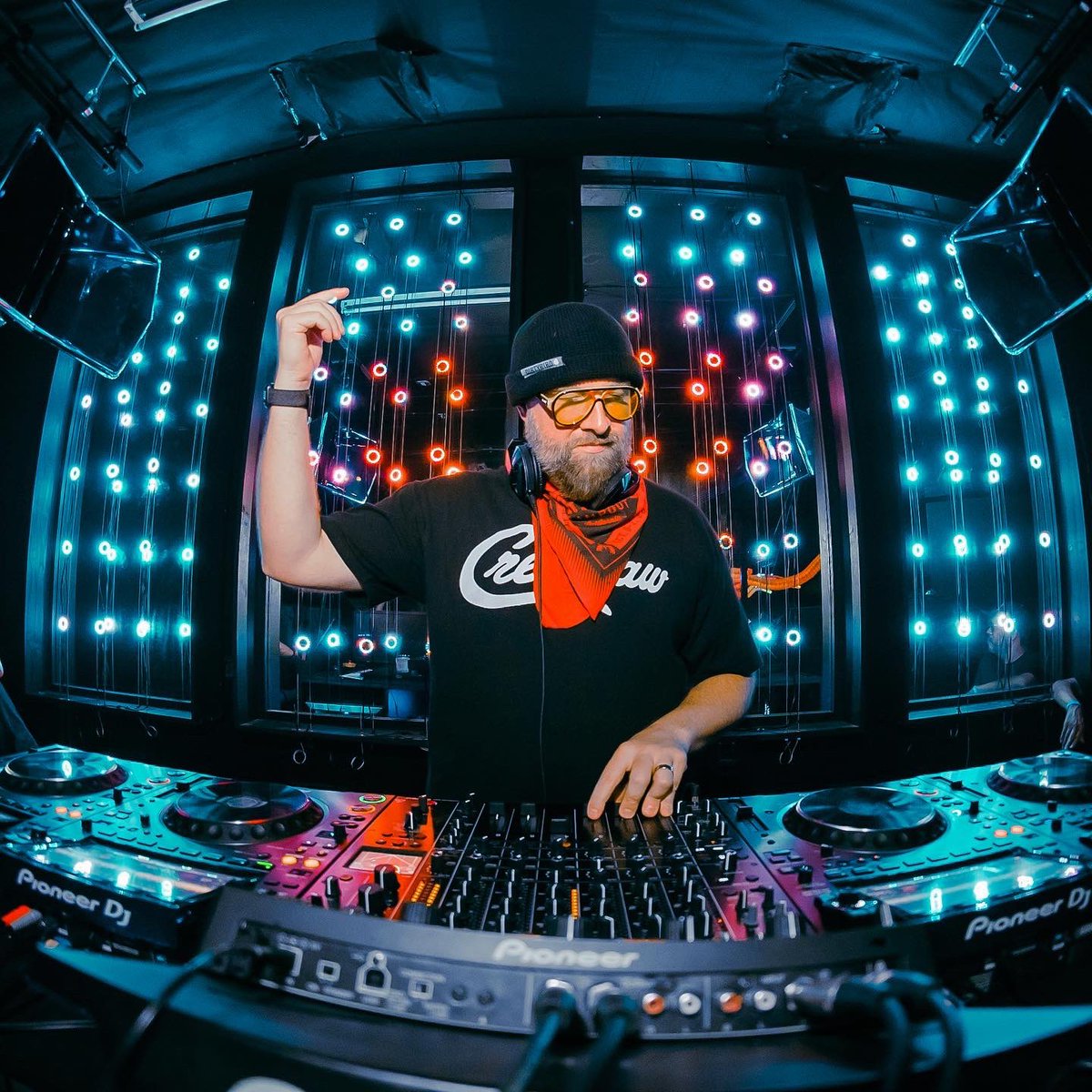 jessehudson_'s tweet photo. Such a great night @Discopussy I photograph over 20+ shows here monthly and tonight is one I will never forget! Thanks @VonStroke https://t.co/gXBcNw2BKH