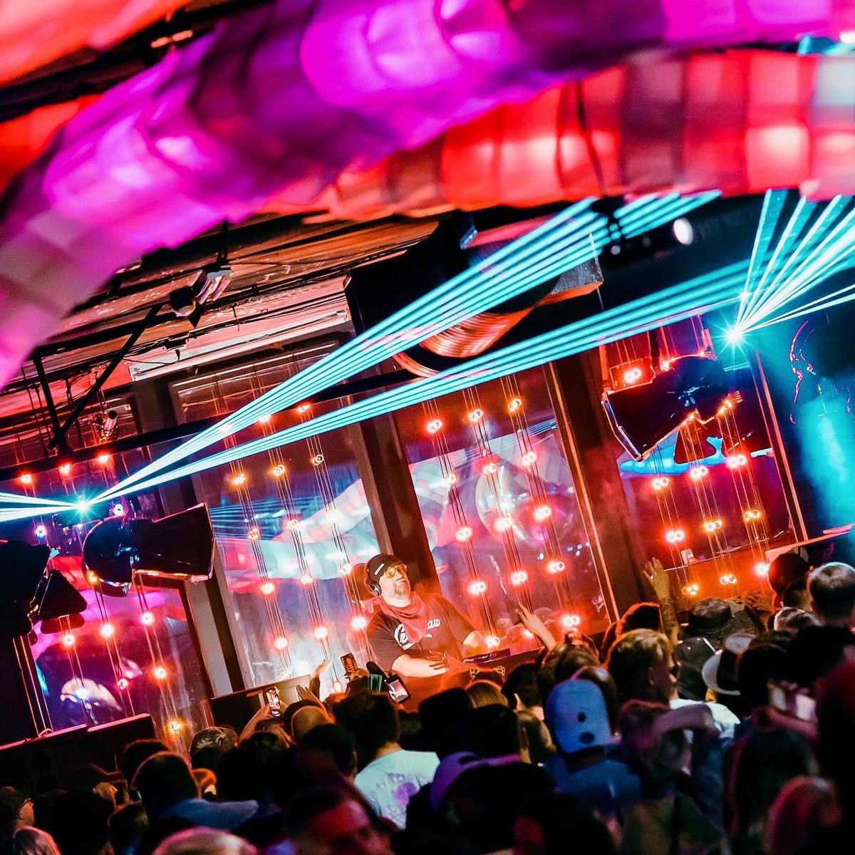 jessehudson_'s tweet photo. Such a great night @Discopussy I photograph over 20+ shows here monthly and tonight is one I will never forget! Thanks @VonStroke https://t.co/gXBcNw2BKH