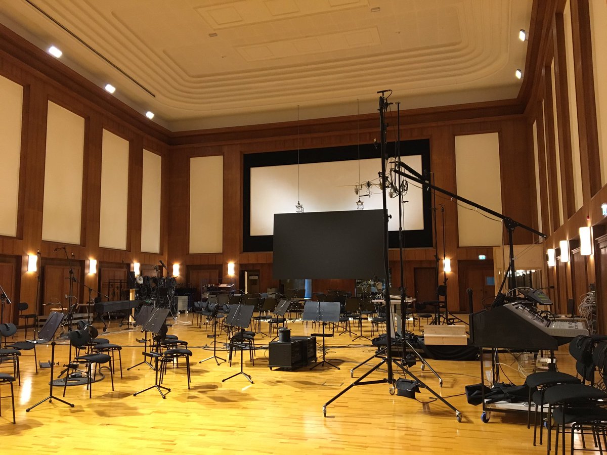 utadeer's tweet photo. #FBF visiting the beautiful #SynchronStage in Vienna. Just playing tourist that day but can’t wait to record there! Thank you Paul Kopf for being such a lovely host! 🙌
#studio #studiolife #recordingstudio #musician #scoring #scoringstage #orchestra #composer #conductor https://t.co/zrA2Zw2yQn