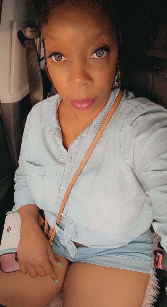 1CurV_Chic's tweet photo. Snaps this afternoon!! #Thighs #ShortShorts #Denim #FeelingBlu #BrownSkinGirls #Locs #LocdN 😂😂😂😉😉😉 💙💙💙 https://t.co/3FViSsYSCb
