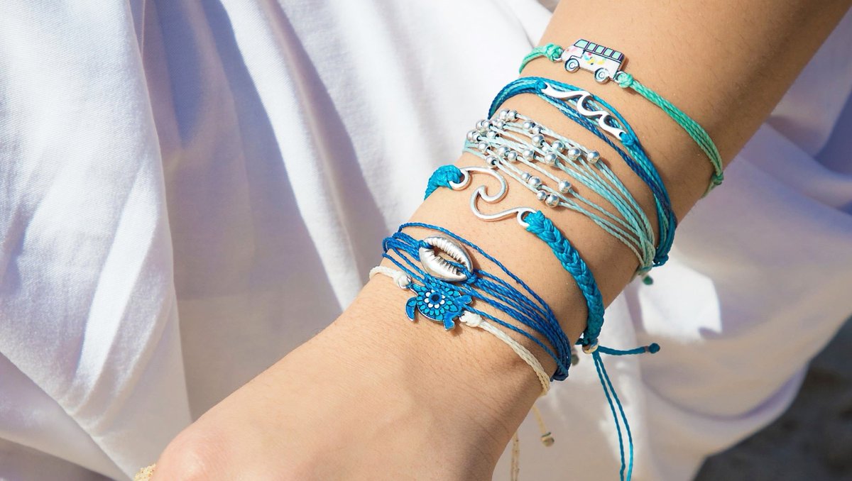 CozyDetailz's tweet photo. Our stacks are raving... 🌊
Check our packs and certainly you'll find some nice #summerstack for your beach days.
.
#cozydetailz #handmadejewelry #charmbracelets
#braceletstack #summerjewelry #stackingbracelets #ilovejewelry #partyjewelry #jewelryonline  #beachbracelet https://t.co/3RbwY5Hj0J