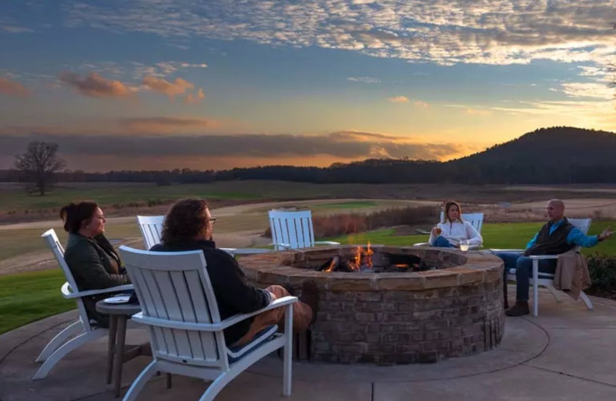 PursellFarms's tweet photo. Looking for a #fallgetaway? #Booknow as dates are already limited. Then imagine sitting around the fire pit in the cool evening air. #blissful #lovefallseason https://t.co/LtGcJc5uS9