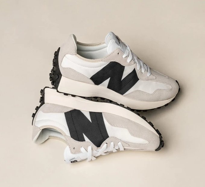 SOLELINKS's tweet photo. Ad: New Balance 327 'Sea Salt/Black' dropped via PacSun => https://t.co/8CfGWdZHP1 https://t.co/5zjI2CiEwv