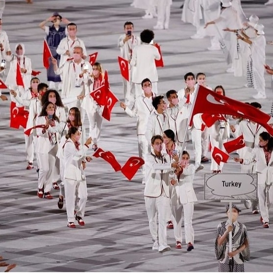 spoyder's tweet photo. Türkiye Olimpik Milli Takımlarımız,  üst düzey SPOR YÖNETİCİLERİMİZİN de içinde bulunduğu bir kafile ile Tokyo'daki yerini aldı. Spor Yöneticileri Derneği olarak tüm kafilemize yürekten başarılar diliyoruz. Kalbimiz ve dualarımız sizlerle ! 🇹🇷🇹🇷🇹🇷🇹🇷🤲 https://t.co/KqexSFLGGm