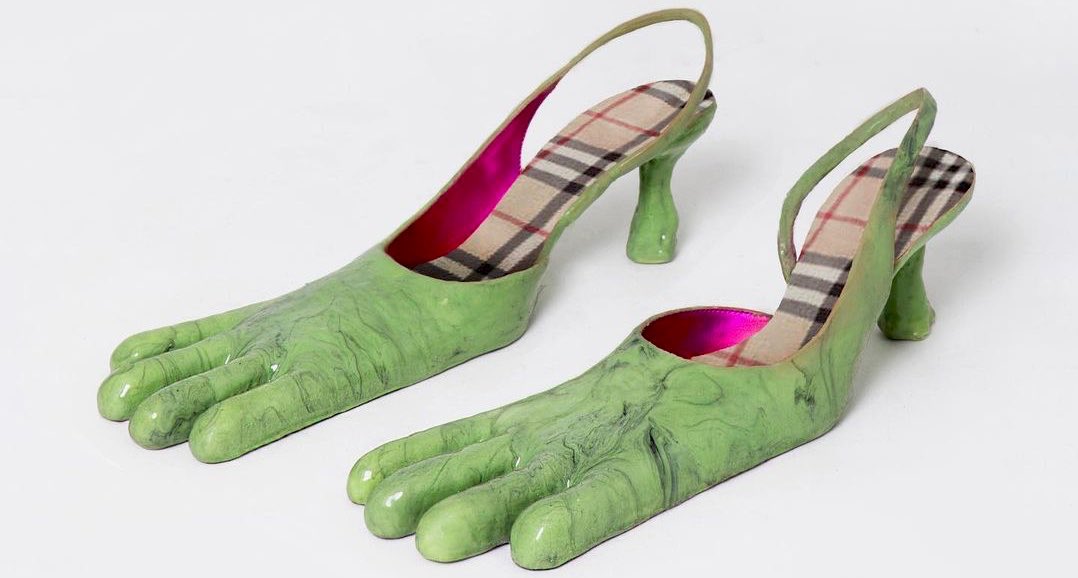 gastt_fashion's tweet photo. Extended Jacket and Pants with Finger Feet Sandals, designed by Beate Karlsson for AVAVAV. https://t.co/tQANXCmcq4