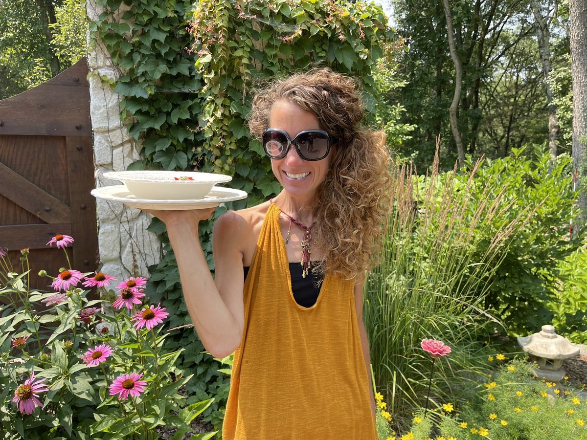 MariaEmmerich's tweet photo. Great news! If you are in Europe, @hola_keto is making MY RECIPES for YOU!  
I highly suggest ordering my favorite Swedish meatballs and Tiramisu for dessert! 

#holaketo #ketochef #ketomadeeasy https://t.co/2Vg2BnndED
