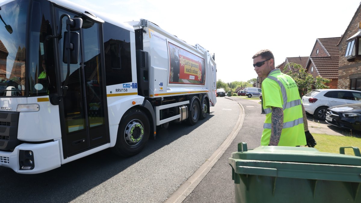 We’re very grateful for your patience and understanding since we made the temporary move from weekly to fortnightly household waste collections for most households in the Borough, and suspended all green waste collections. A THREAD (1/7)