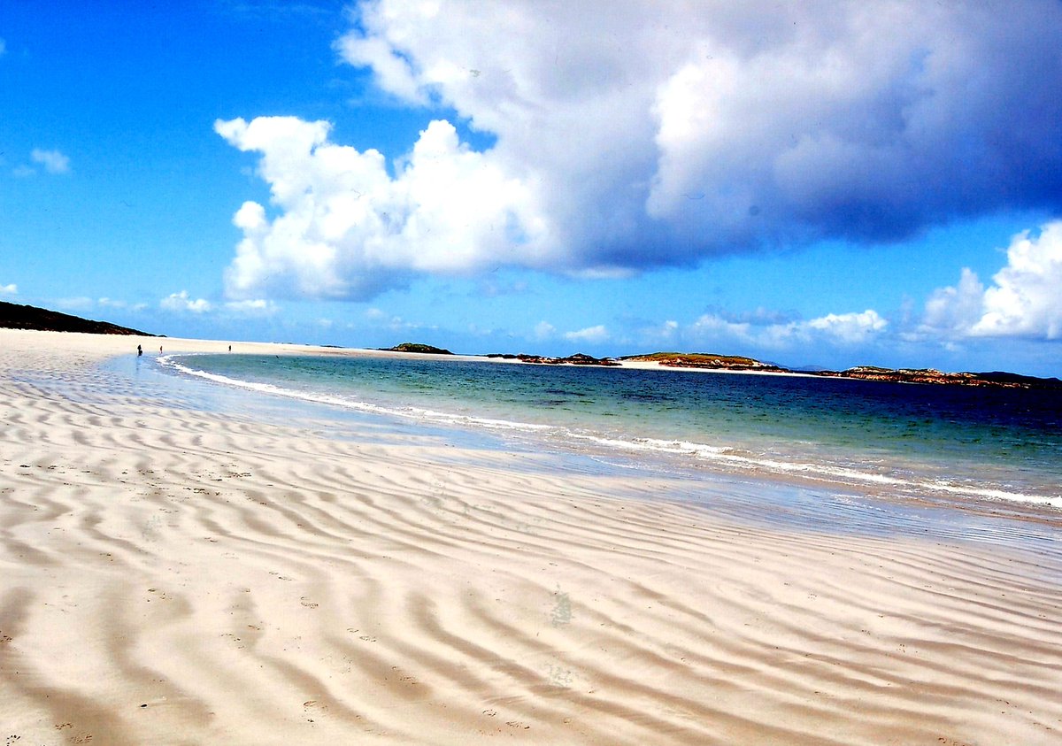 Why I love Connemara #KeepDiscovering #ireland #wildatlanticway #connemarawildescapes #irelandwildescapes #irish #discoverireland #travel #photography #nature #daily #irelandtravel #love #northernireland #insta #uk #visitireland #galway #instaireland #loveireland #ig #europe #usa