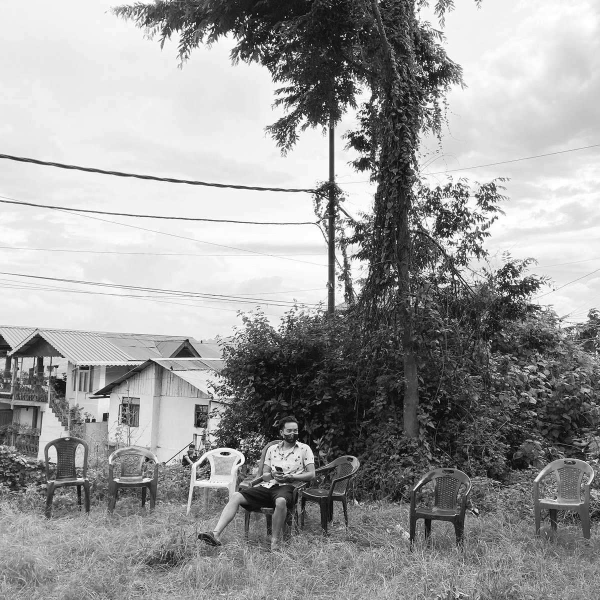 YojakTamang's tweet photo. Shortages of vaccine at Kalimpong 11th mile on 22nd July 2021. People desperately wait for their turn.
#shortageofvaccine https://t.co/jpNs4LrgiW
