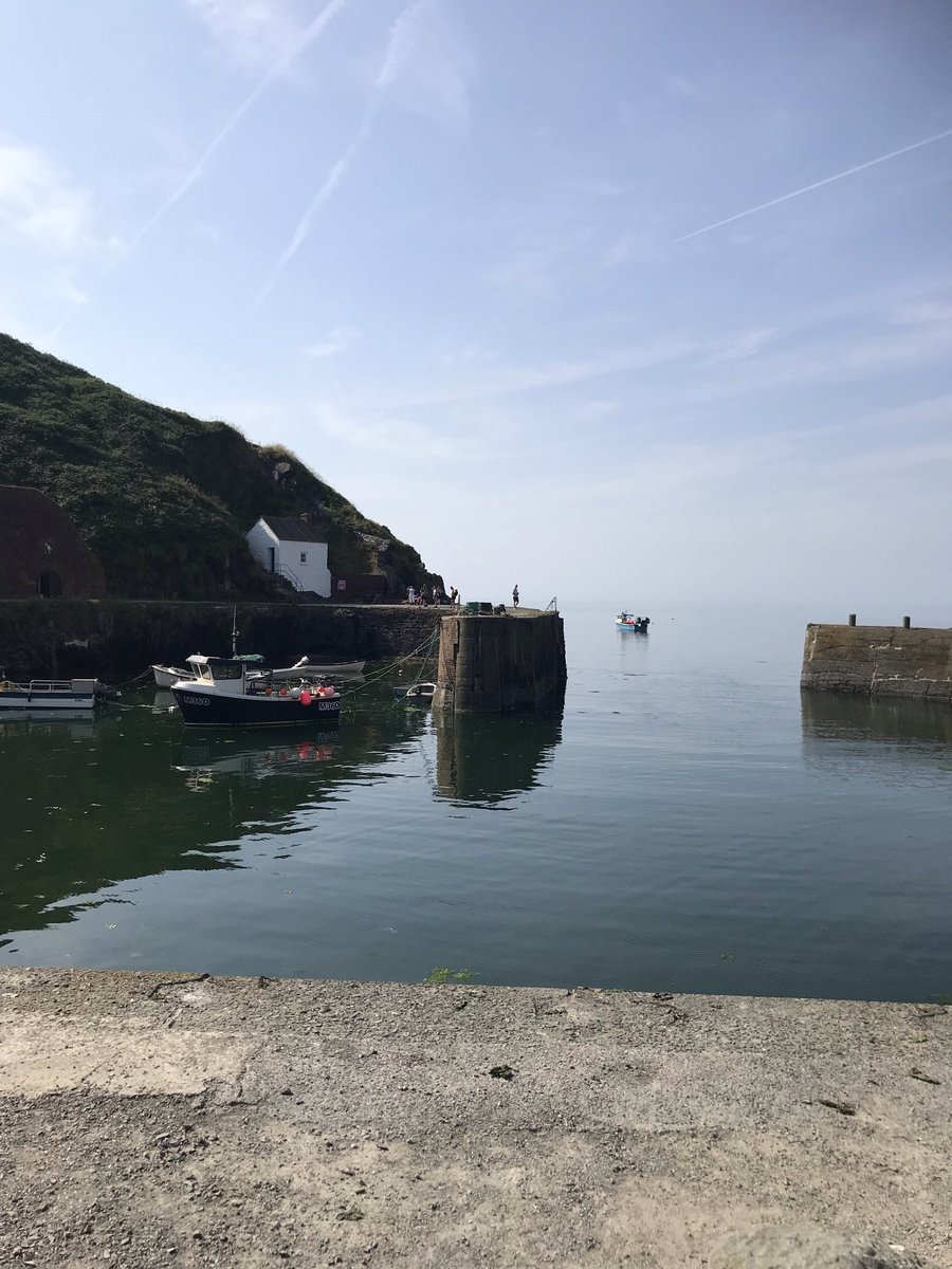 #FridayFeeling new look at my favourite gallery #Johnknappfisher  #Porthgain  #harbour #Pembrokeshire #wales #traditional #Watercolourpainting #oilpainting #prints-available.  Love it here, adding to my collection of beautiful #original #welsh #art in the newly painted  #place