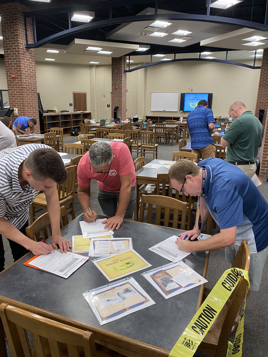 JKirchner10's tweet photo. Warren County MS SS teachers examining crime scenes and completing forensic reports using Active Classroom resources. #ssinquiry @wcpsinstruction @hudsoninBG @SocialStudiesSS https://t.co/D5rSLmSIfQ